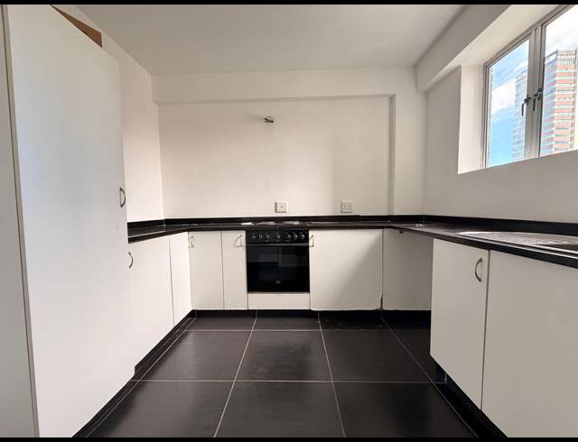 1.5 BEDROOM APARTMENT TO LET IN ESPLANADE
